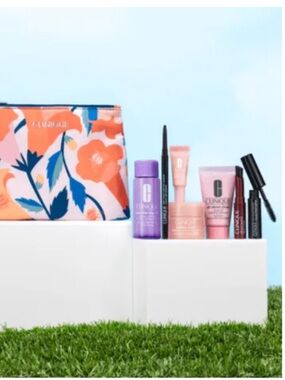 New! Clinique Floral Cosmetic Pouch & Makeup/Skincare Travel Beauty Kit